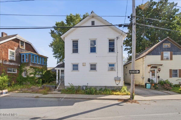 21 UNION ST, GLENS FALLS, NY 12801 - Image e168a8c2ffb4be8cc3d1a8b993fb05e8/1917654671