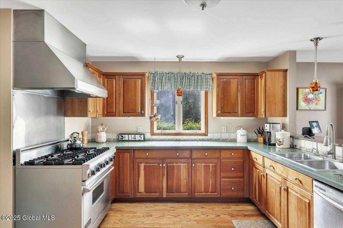 145 Woodland Avenue, Gloversville, New York image 8