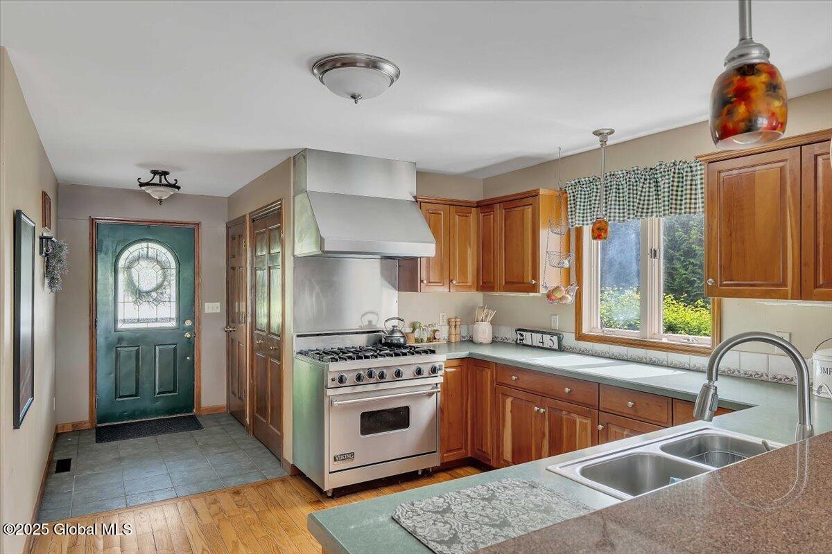 145 Woodland Avenue, Gloversville, New York image 9