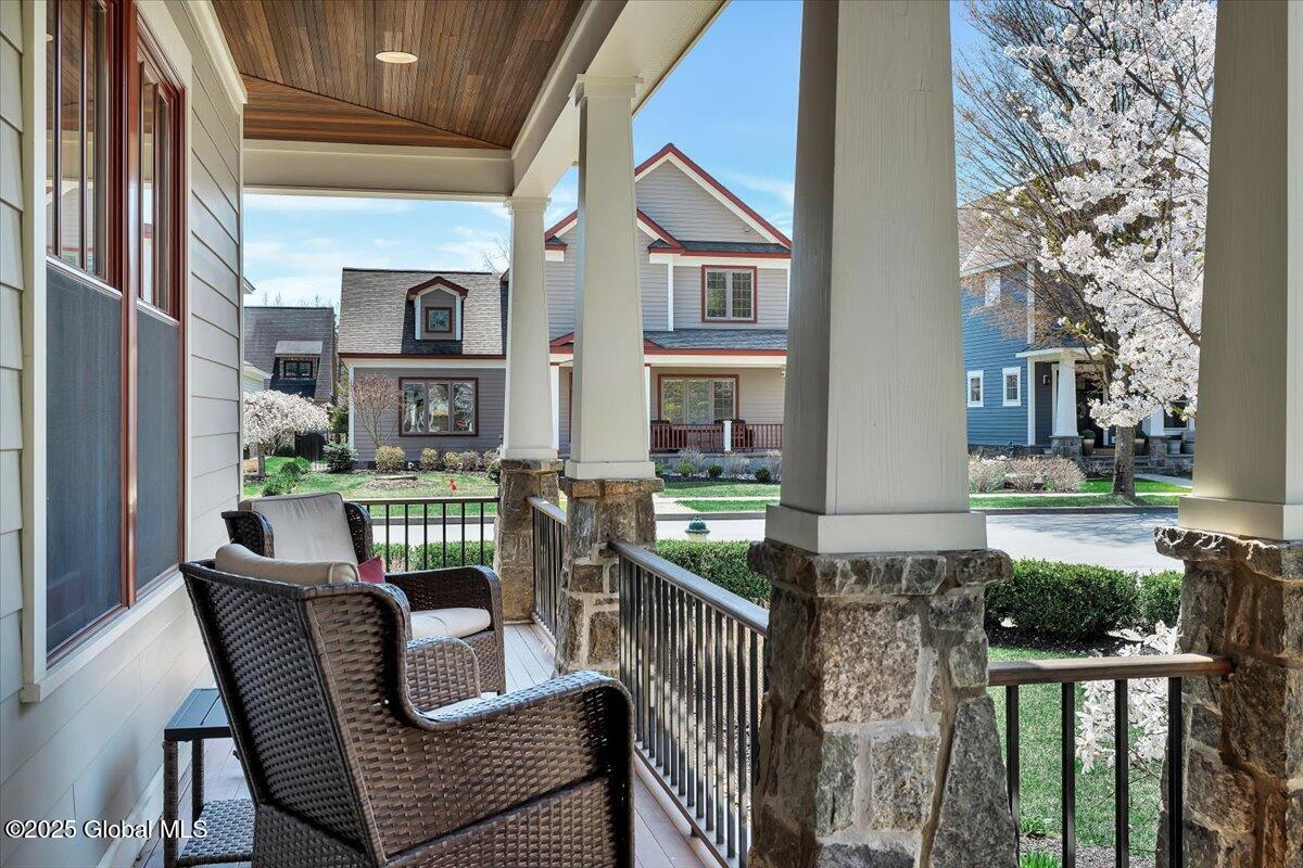 20 Oak Ridge Boulevard, Saratoga Springs, New York image 5