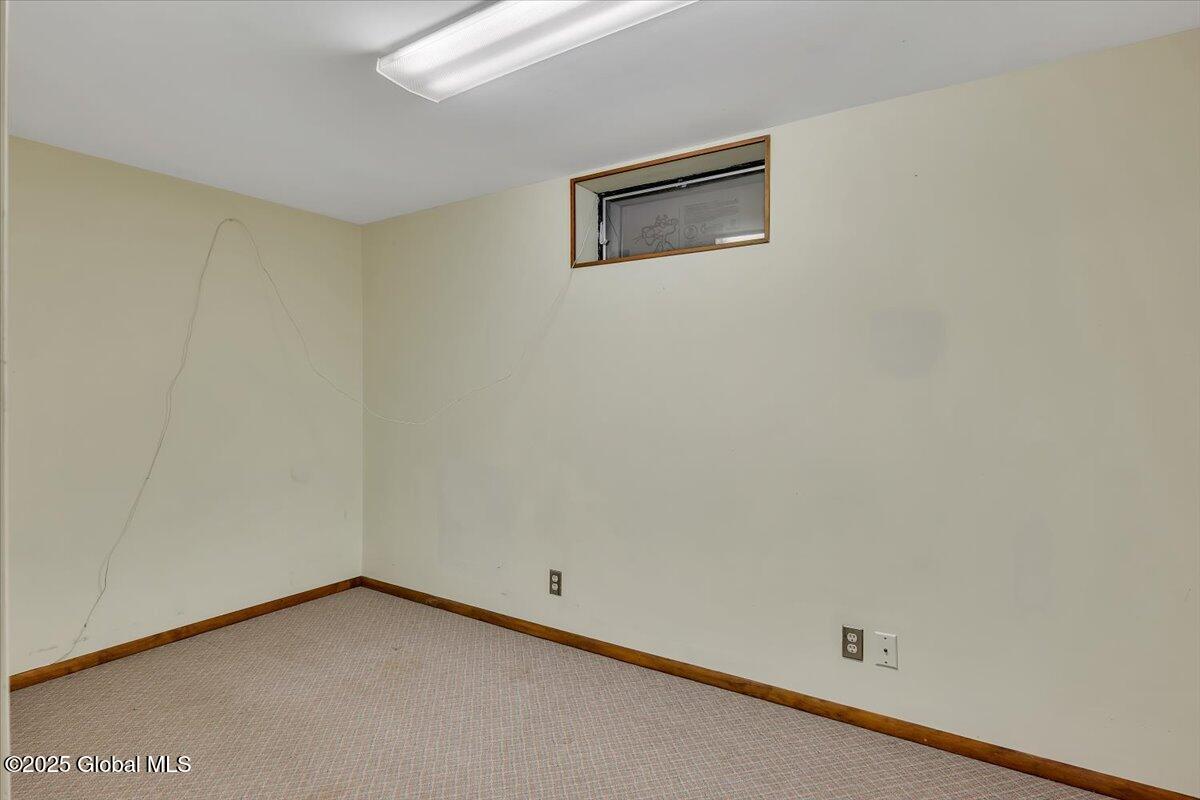 350 Dixon Road, Queensbury, New York image 21