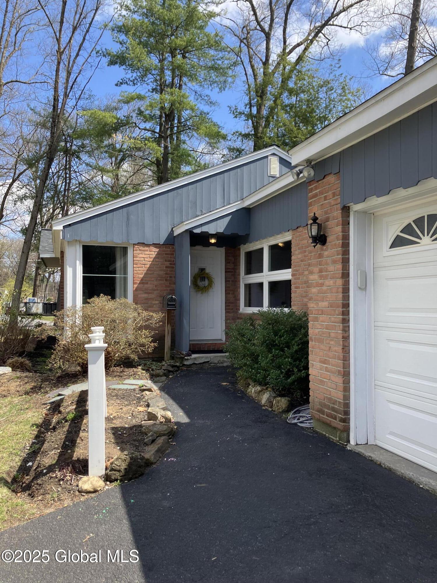 34 Saratoga Drive Dr, Glenville, New York image 3