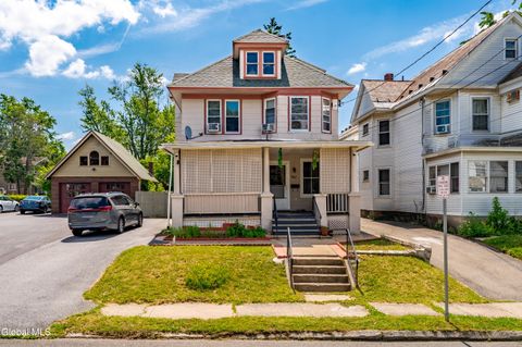 Photo of 942 Central Parkway, Schenectady, NY 12309 (MLS # 202621596)