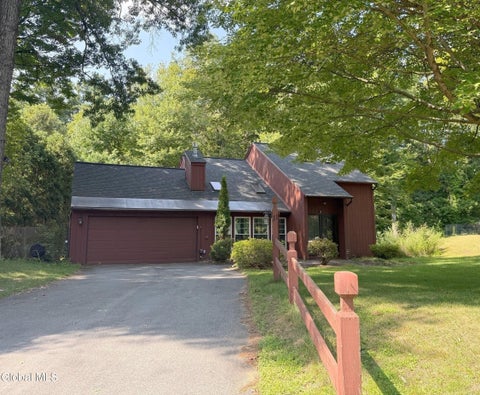 Photo of 11 Sand Spurrey Road, Malta, NY 12020 (MLS # 202624612)