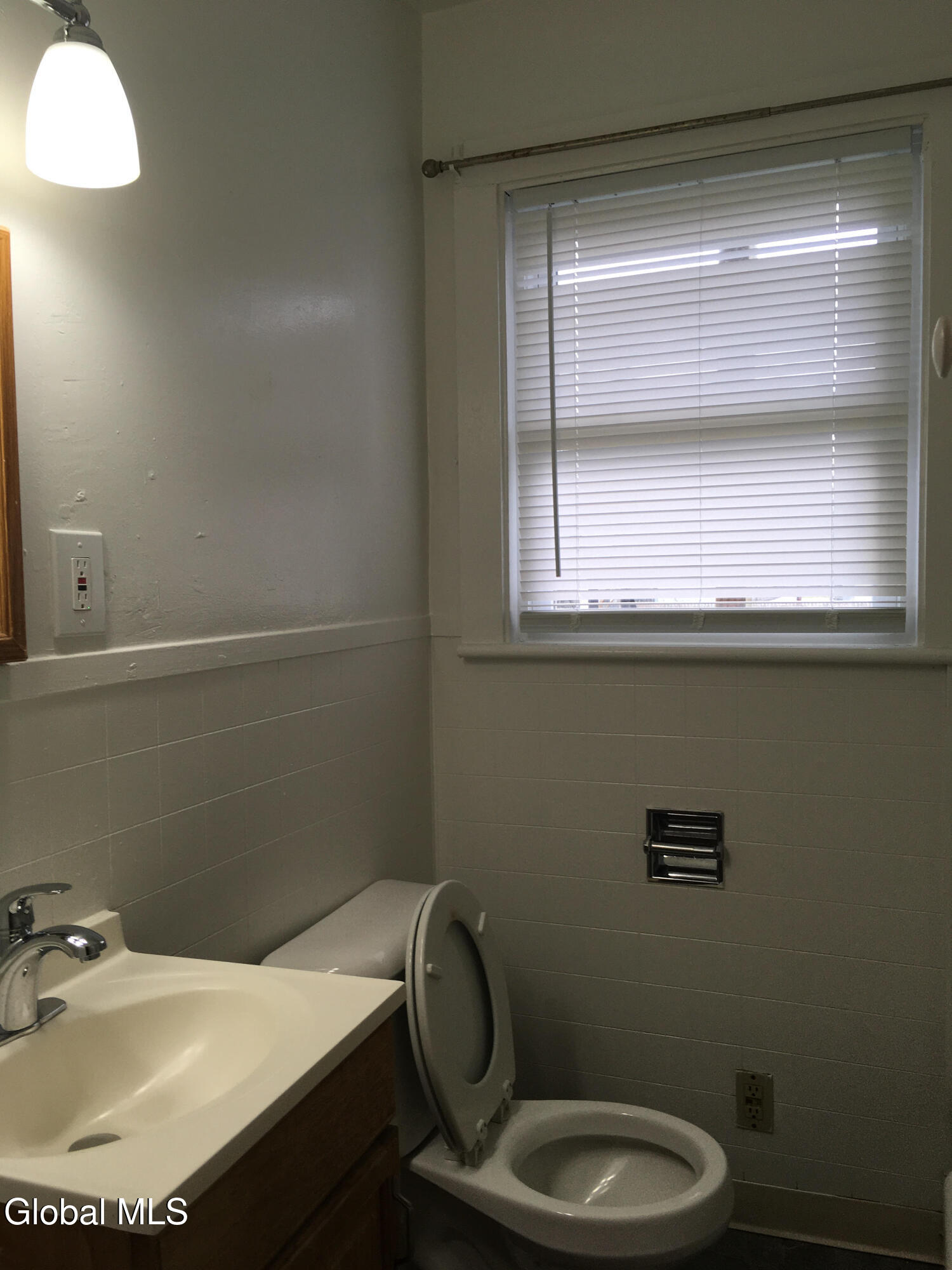 Albany, New York 12203, United States, 6 Bedrooms Bedrooms, ,3 BathroomsBathrooms,Residential,Active,229604