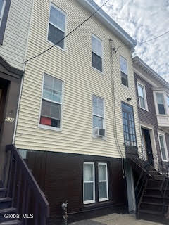 Albany, New York 12203, United States, 6 Bedrooms Bedrooms, ,3 BathroomsBathrooms,Residential,Active,229604