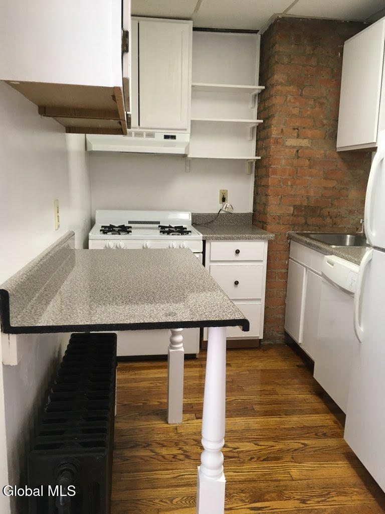 Albany, New York 12203, United States, 6 Bedrooms Bedrooms, ,3 BathroomsBathrooms,Residential,Active,229604