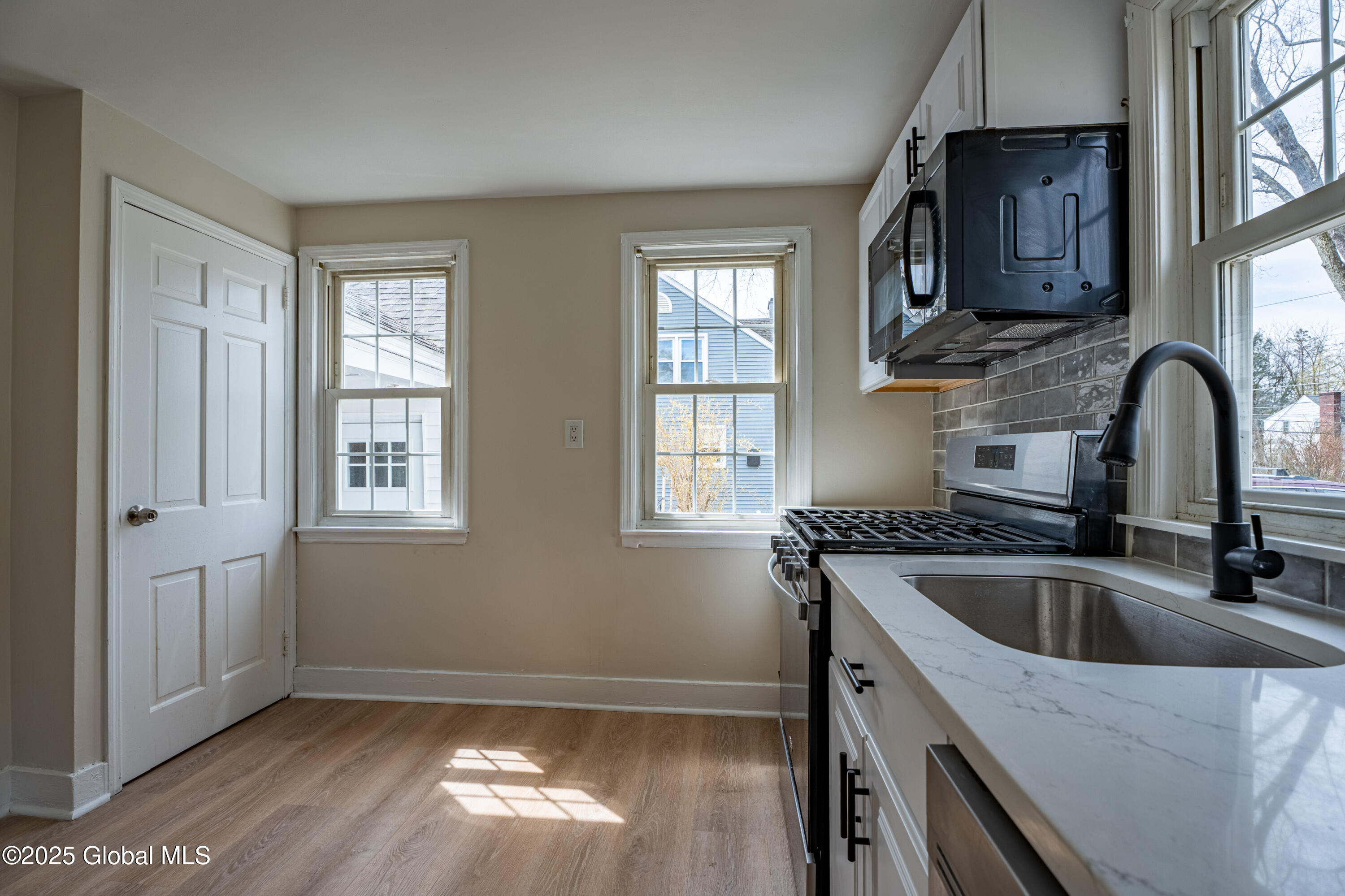 419 S Toll Street, Glenville, New York image 10
