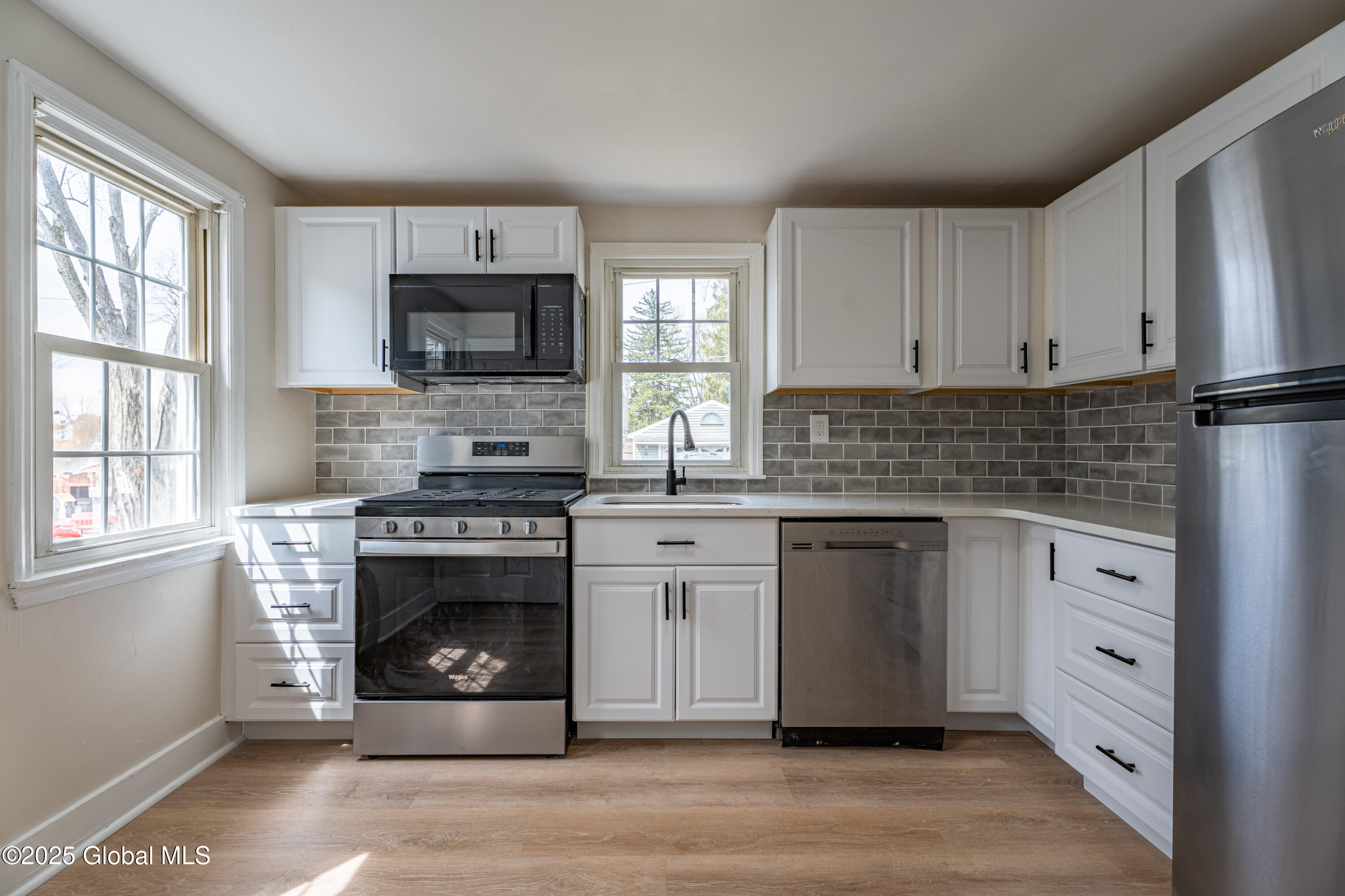 419 S Toll Street, Glenville, New York image 8