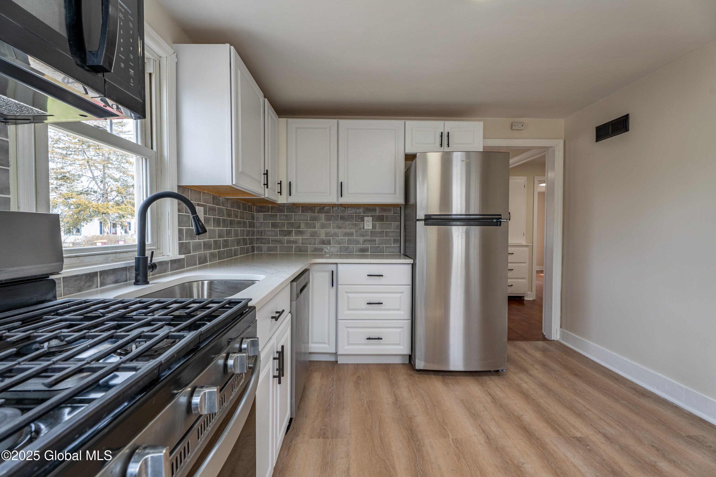 419 S Toll Street, Glenville, New York image 9