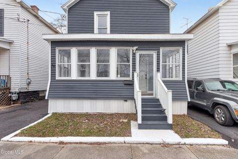 Photo of 1684 Lake Boulevard, Schenectady, NY 12304 (MLS # 202615178)