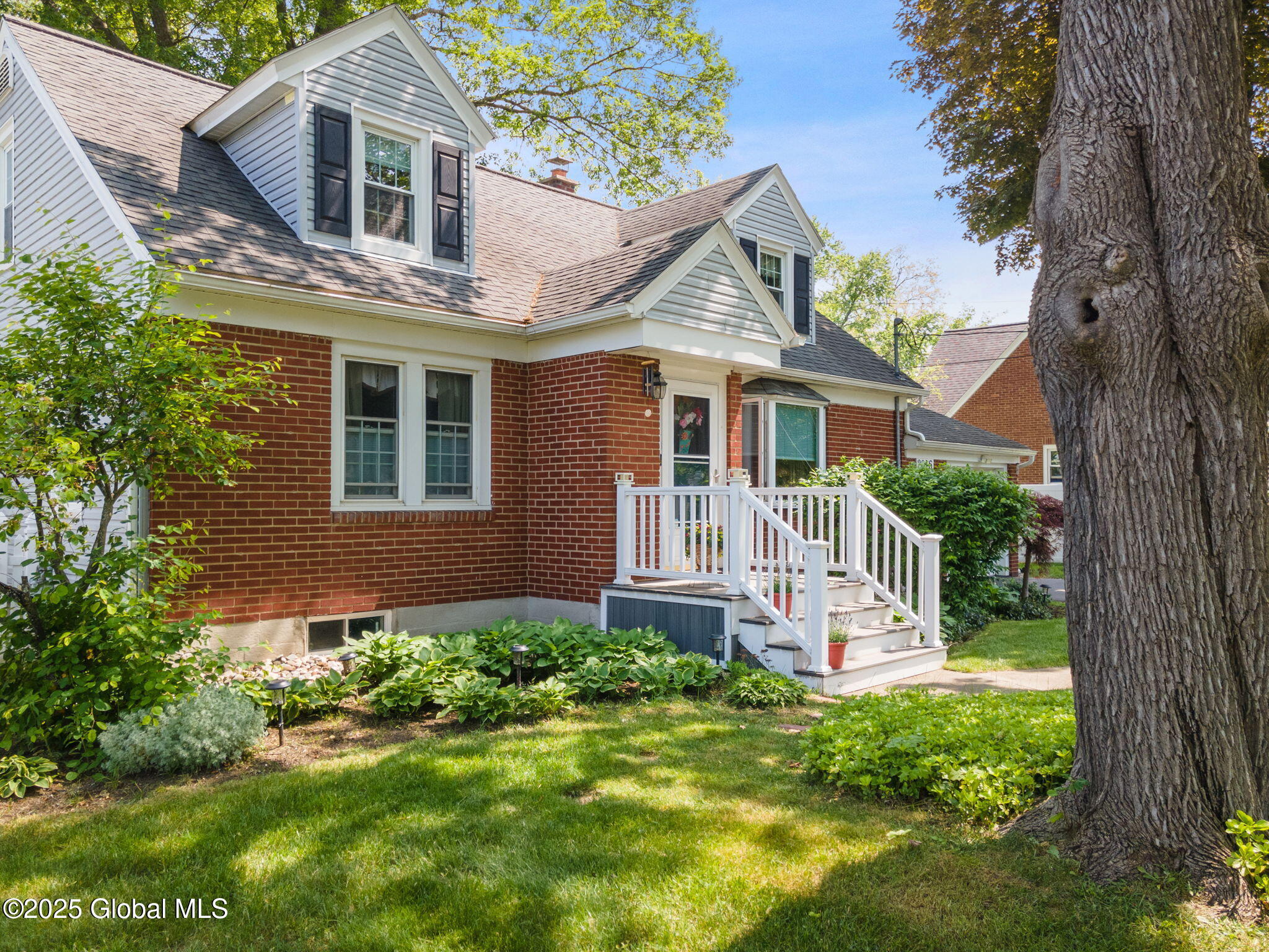 2016 Careleon Road, Schenectady, New York image 2