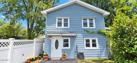 Photo of 31 McNutt Avenue, Colonie, NY 12205 (MLS # 202626193)
