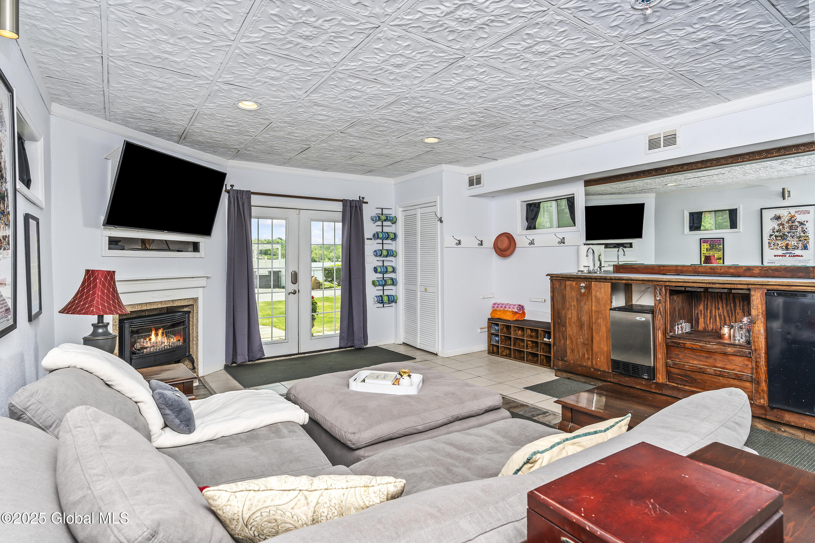 53 Lakeshore Drive, Wynantskill, New York image 6