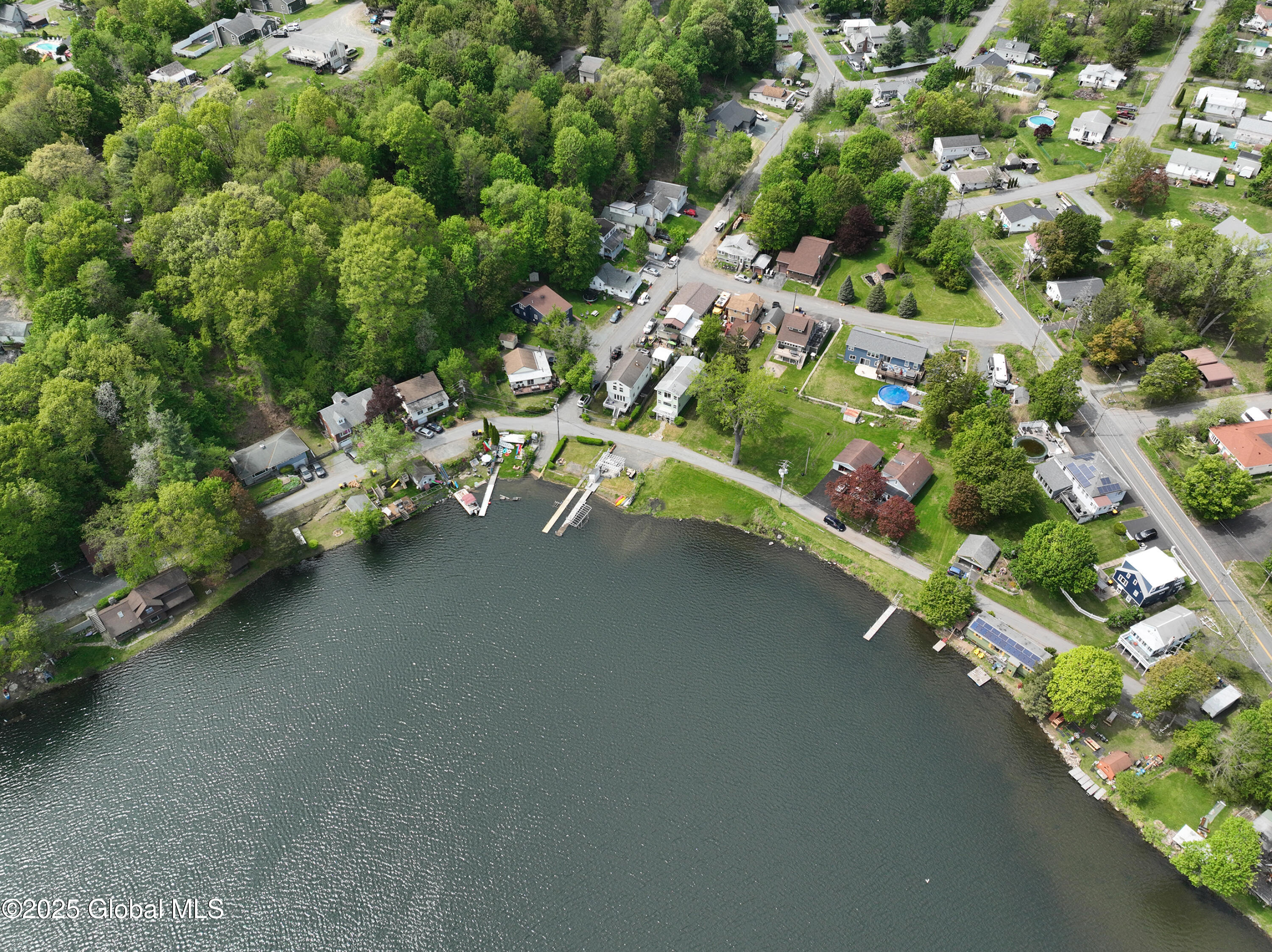 53 Lakeshore Drive, Wynantskill, New York image 40