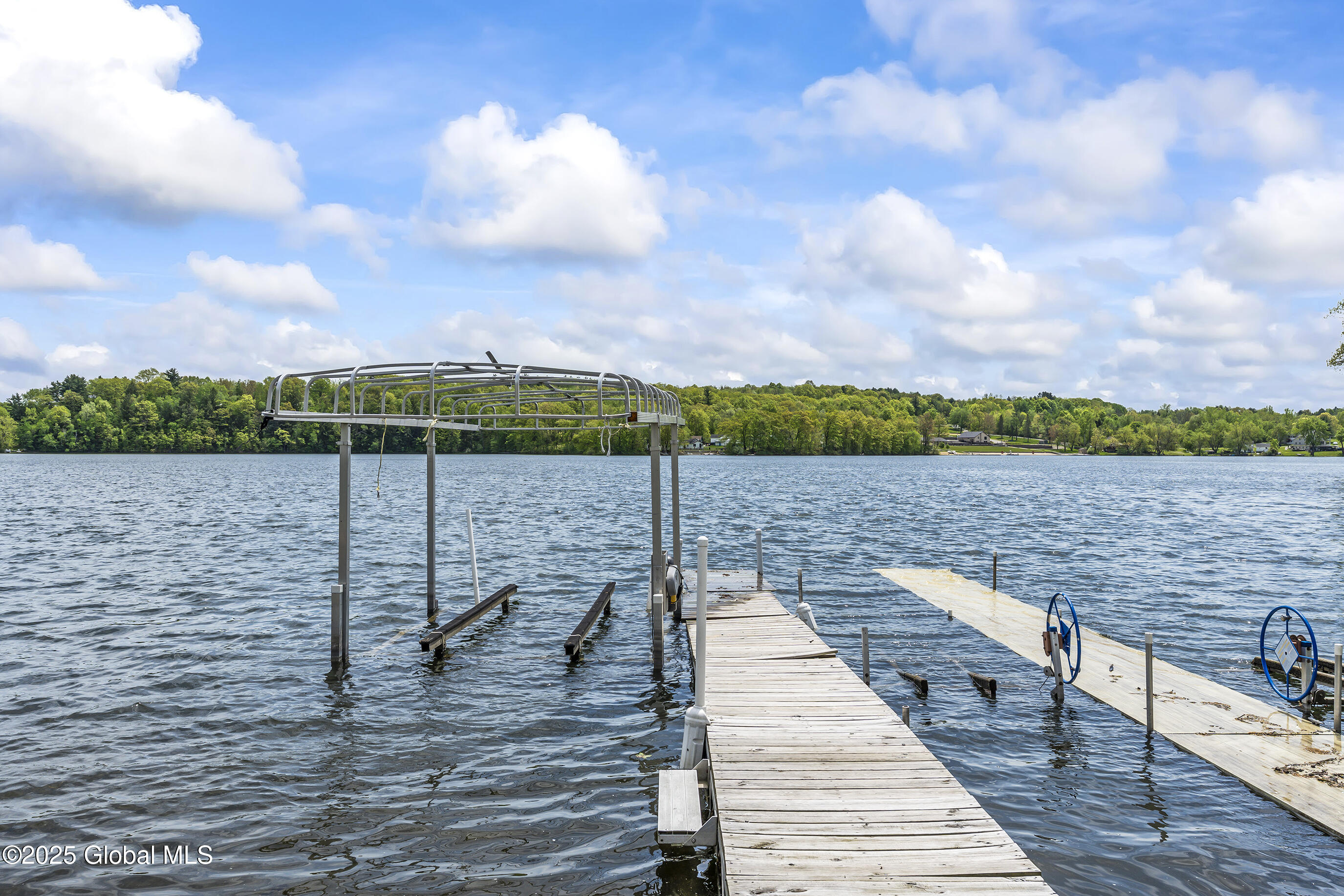 53 Lakeshore Drive, Wynantskill, New York image 3