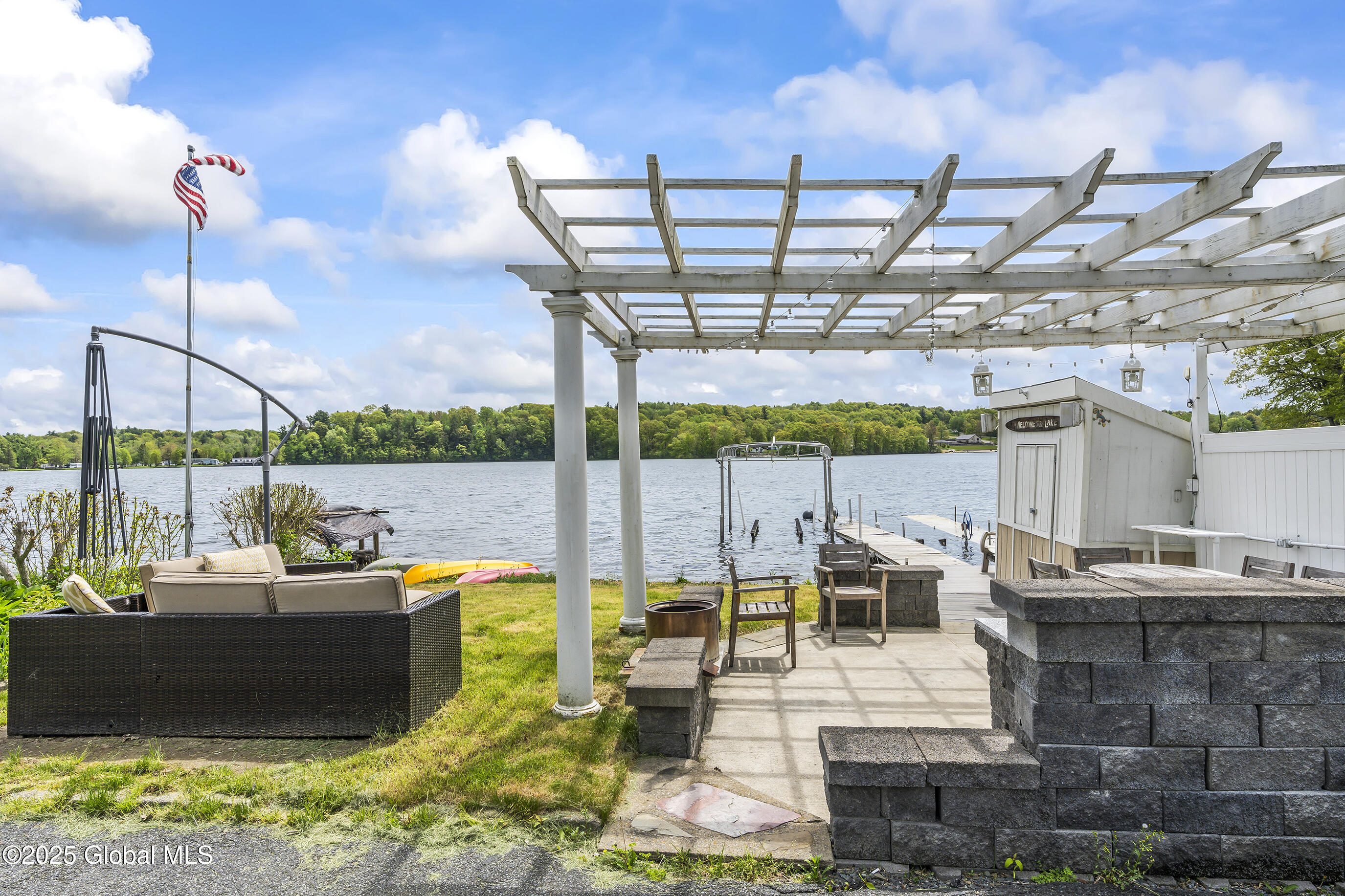 53 Lakeshore Drive, Wynantskill, New York image 2