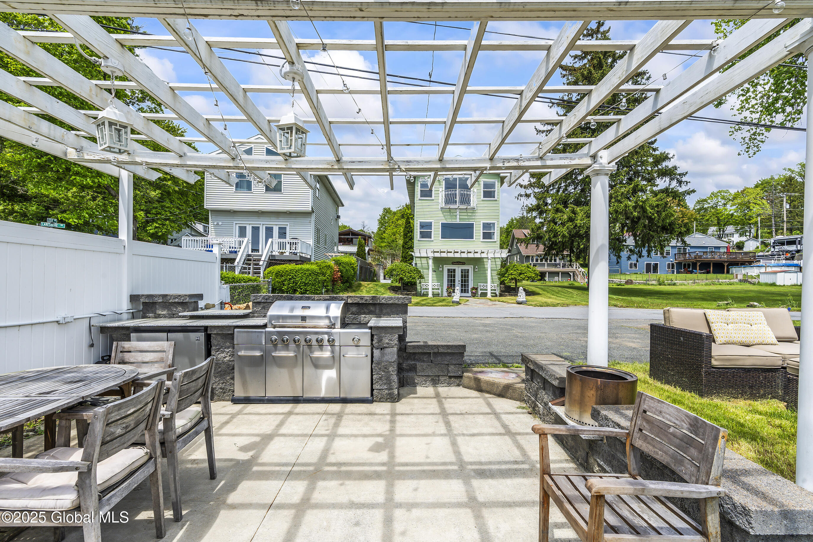 53 Lakeshore Drive, Wynantskill, New York image 4
