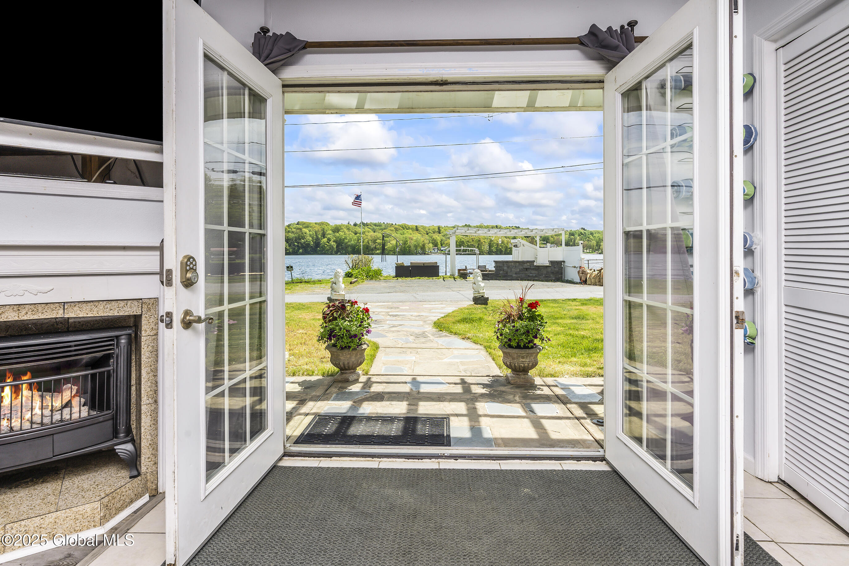 53 Lakeshore Drive, Wynantskill, New York image 7