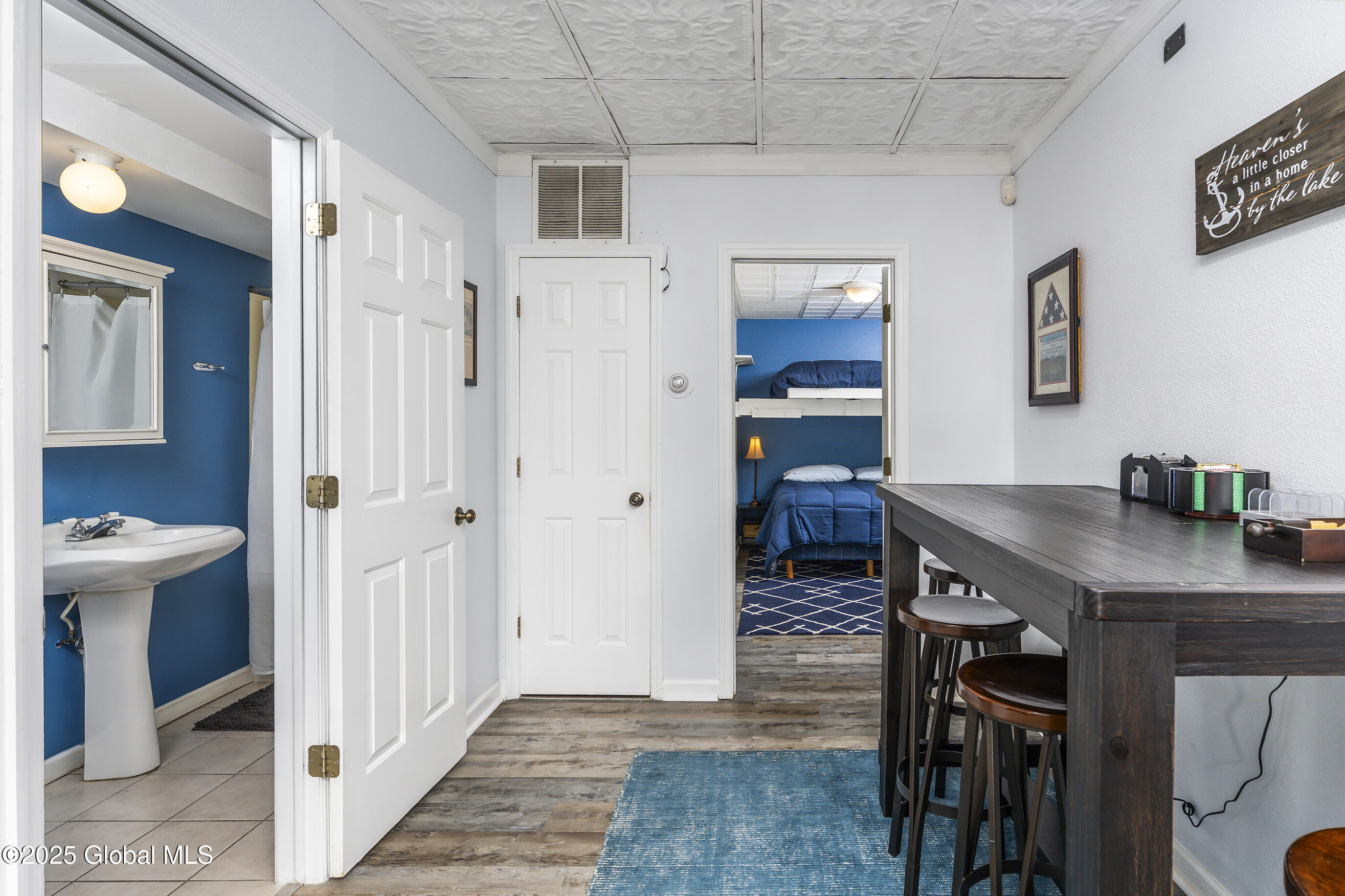 53 Lakeshore Drive, Wynantskill, New York image 9