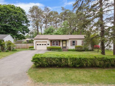 Photo of 2736 Maida Lane, Schenectady, NY 12306 (MLS # 202617993)