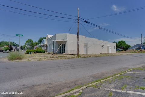 Photo of 2558 Guilderland Avenue, Schenectady, NY 12306 (MLS # 202520882)