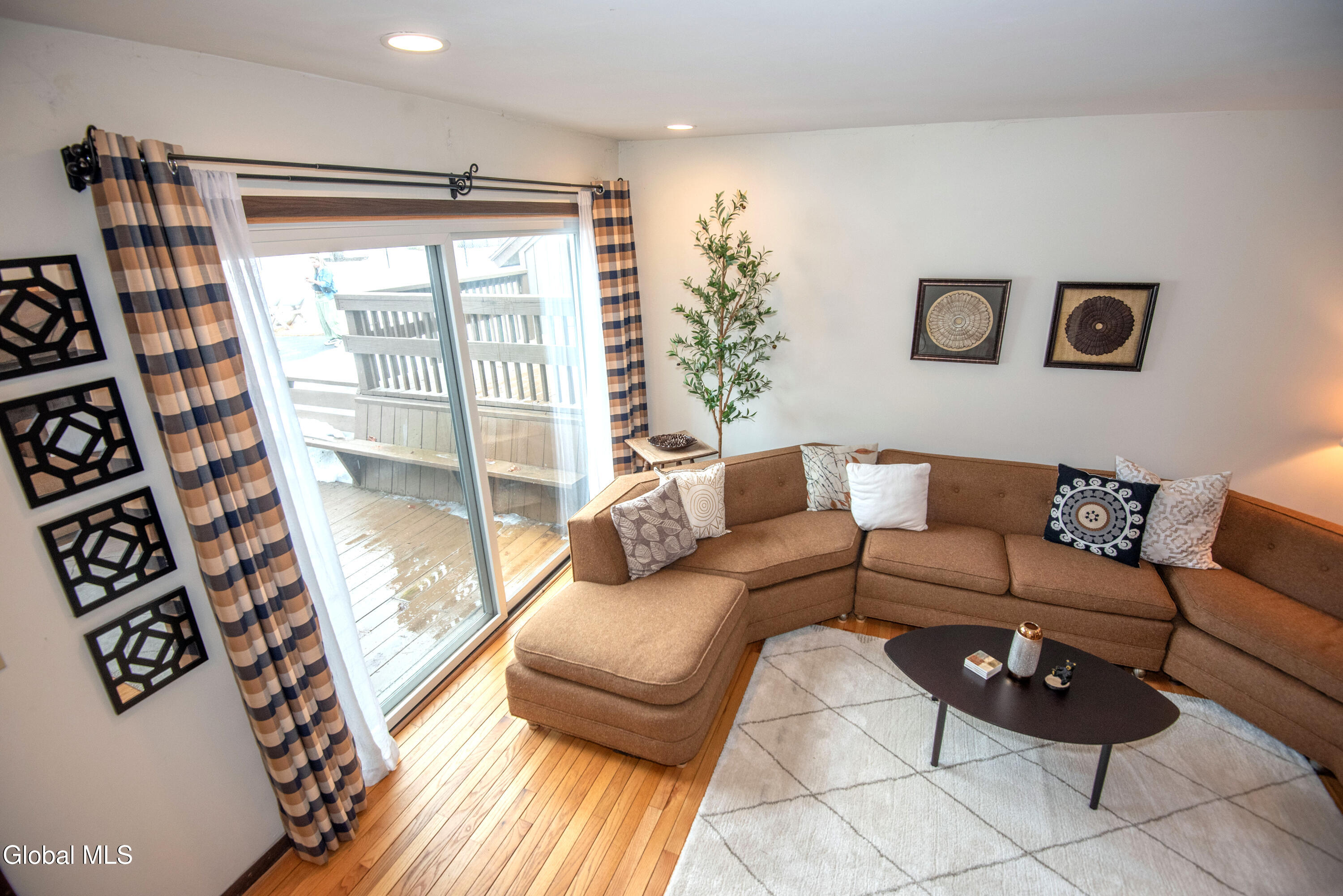 11 Overlook UNIT J