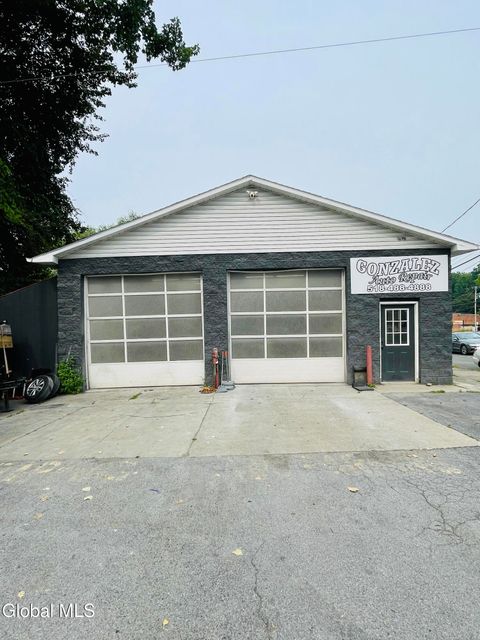 Photo of 1471 Broadway, Schenectady, NY 12306 (MLS # 202523320)