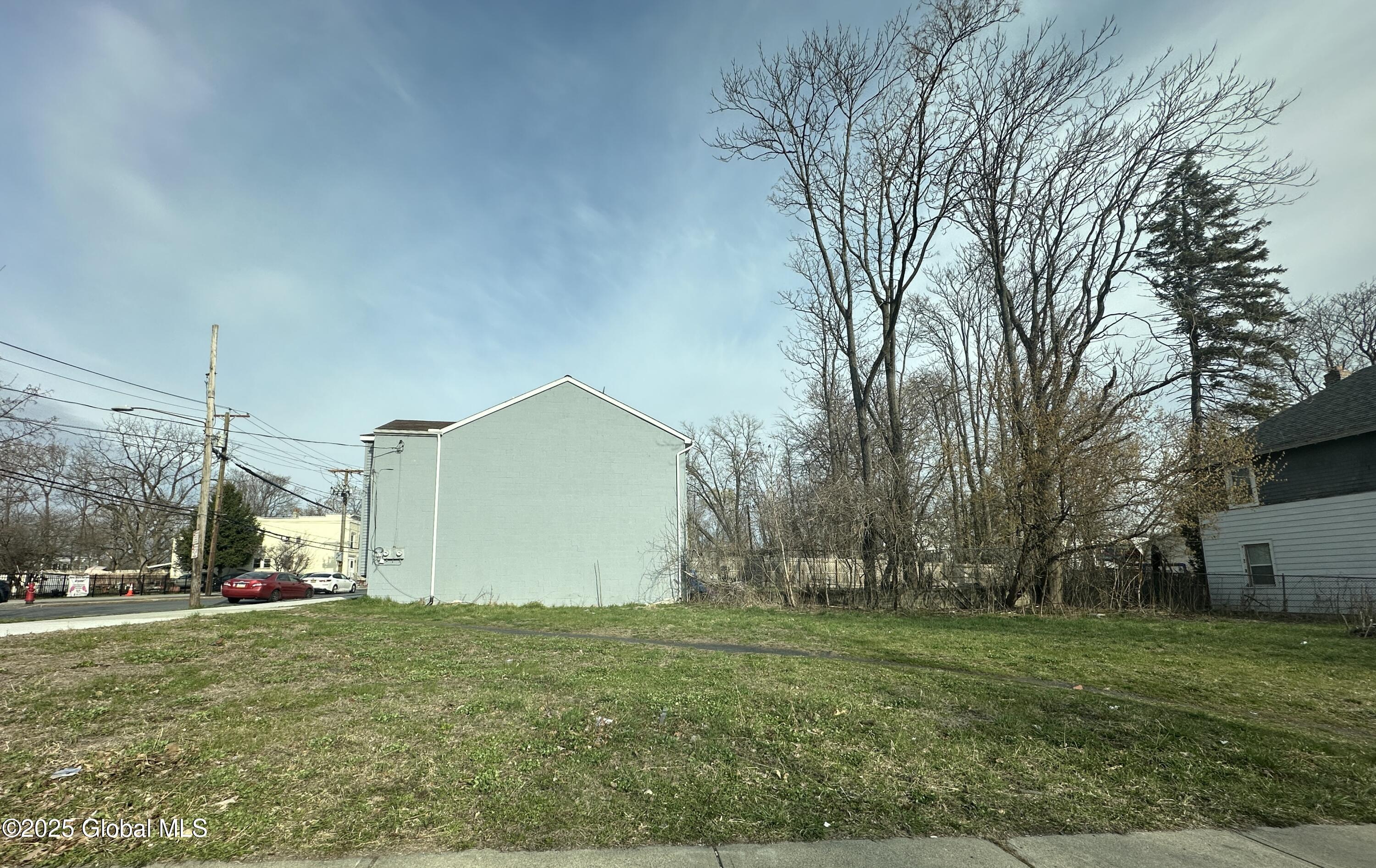 253 Livingston Avenue, Albany, New York image 2
