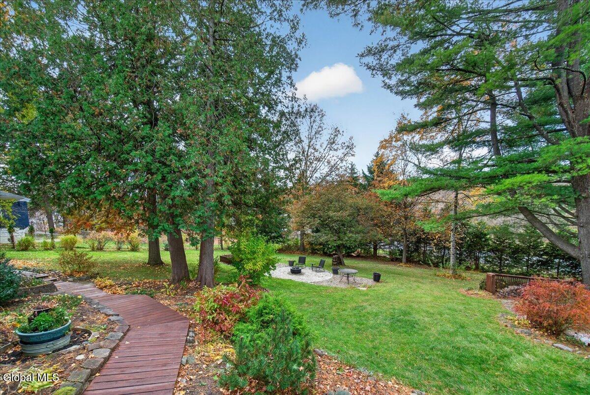 12 Northern Pines Road