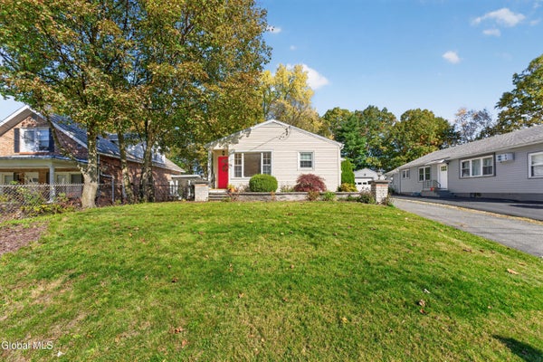 6 LUTHER ST, TROY, NY 12180 - Image e67aa8bf634fbc2f6254c2ccc002ded9/230446095