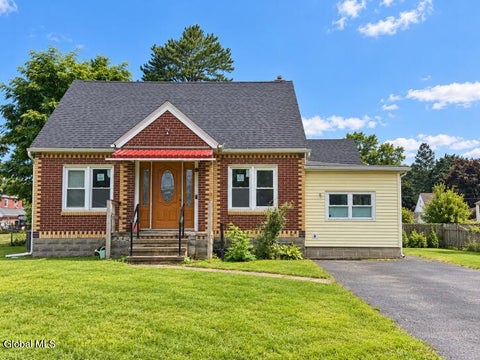 Photo of 3247 Taylor Street, Schenectady, NY 12306 (MLS # 202625848)