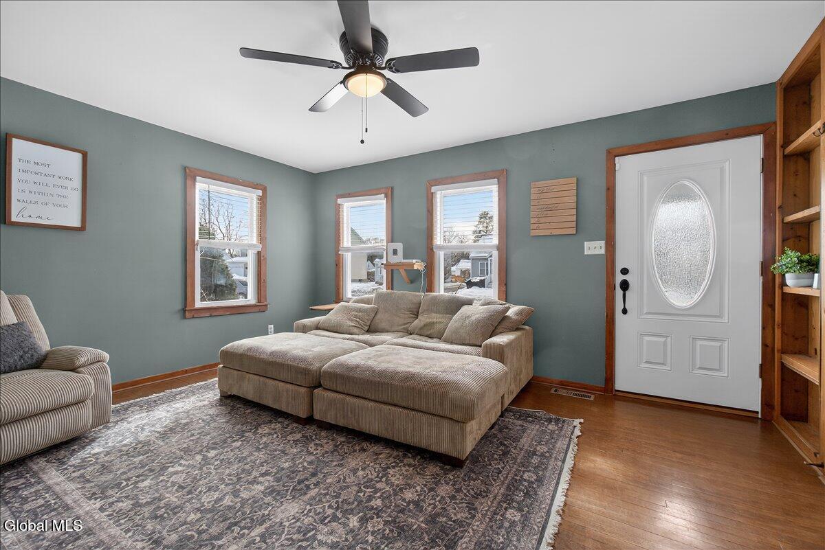 1221 Vinewood Avenue