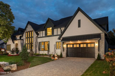 Photo of 4 Autumn Lane, Saratoga Springs, NY 12866 (MLS # 202524123)