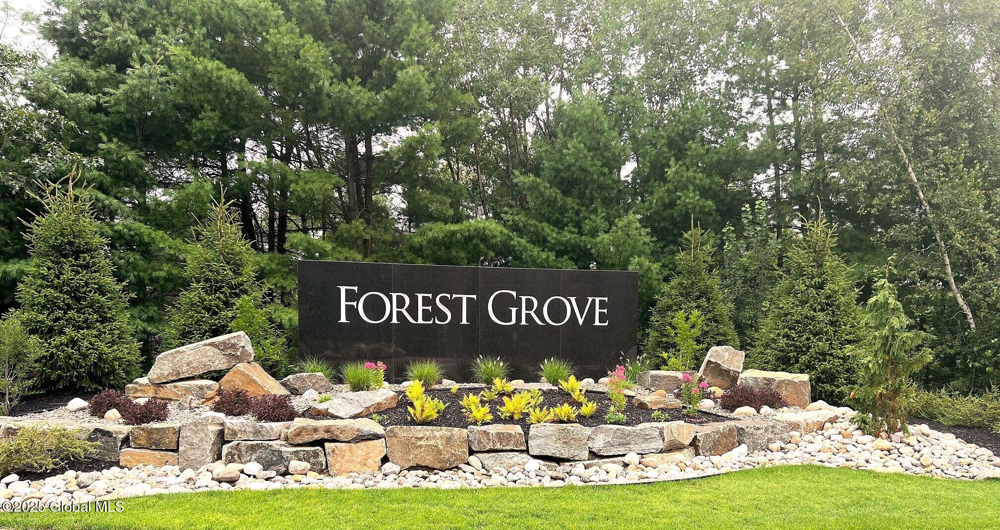 18 Angeles Avenue, Saratoga Springs, New York image 2