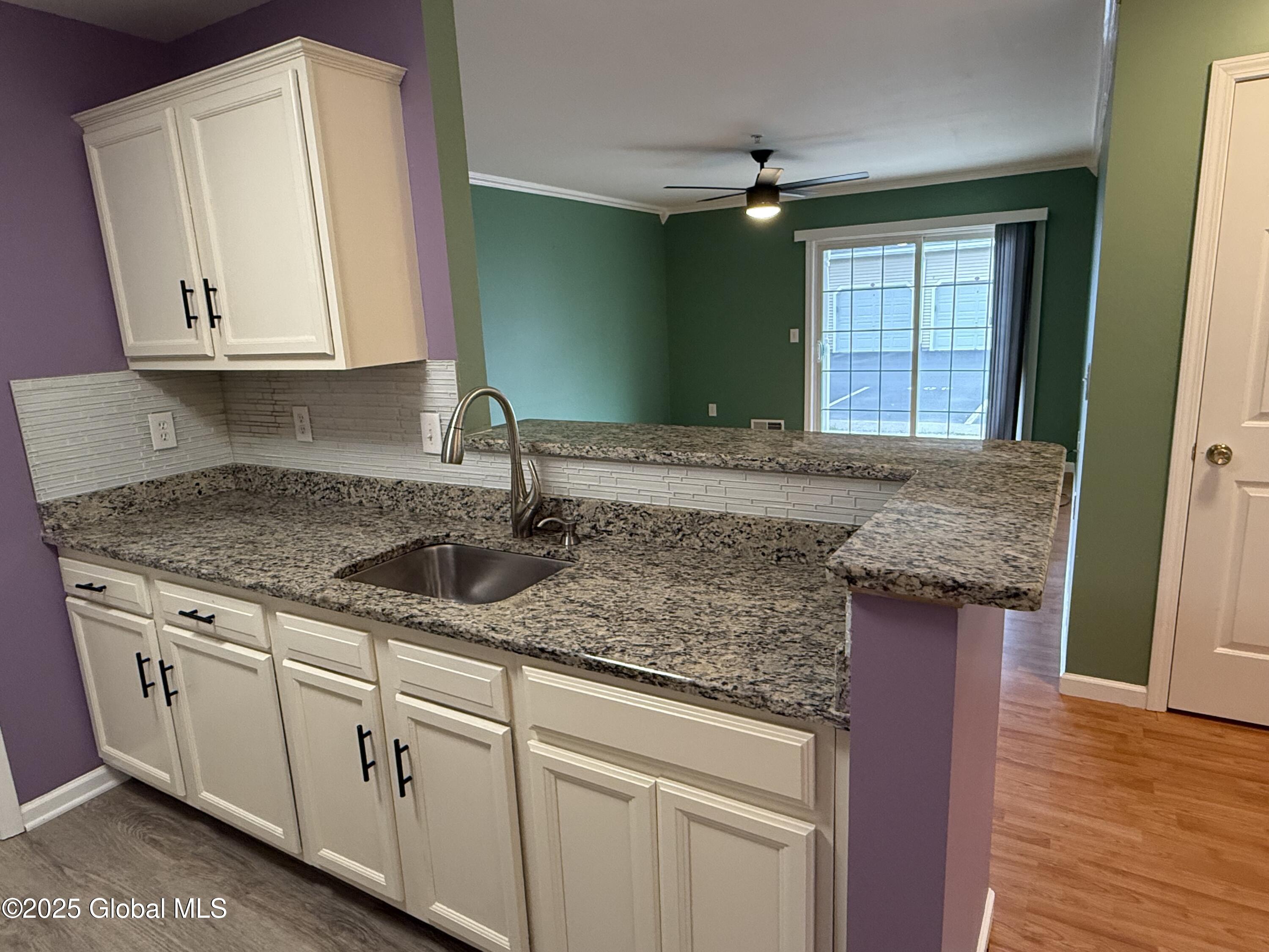 402 Cedar Run, Rensselaer, New York image 9