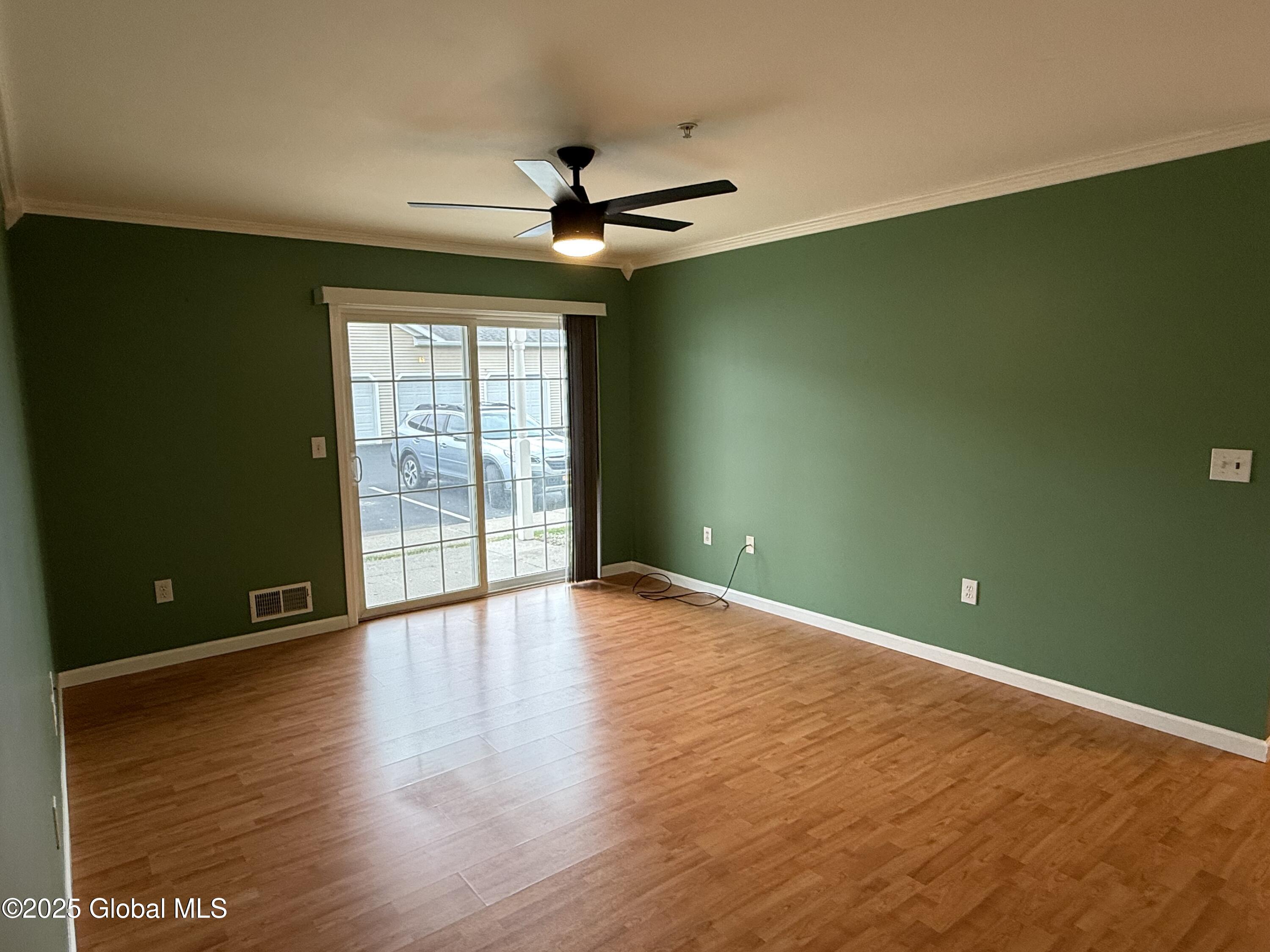 402 Cedar Run, Rensselaer, New York image 6