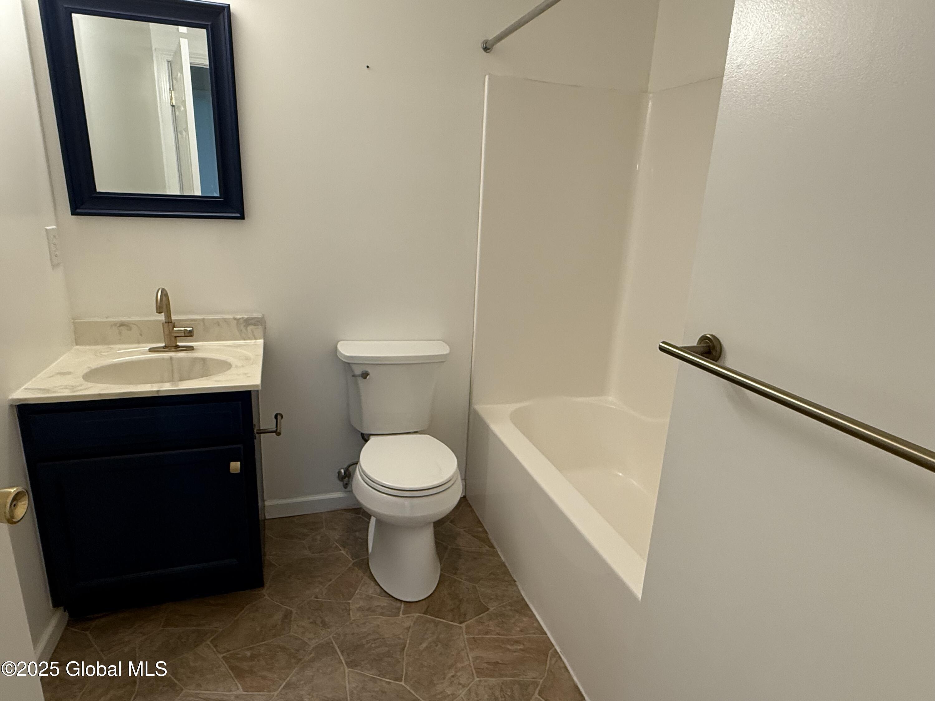 402 Cedar Run, Rensselaer, New York image 23