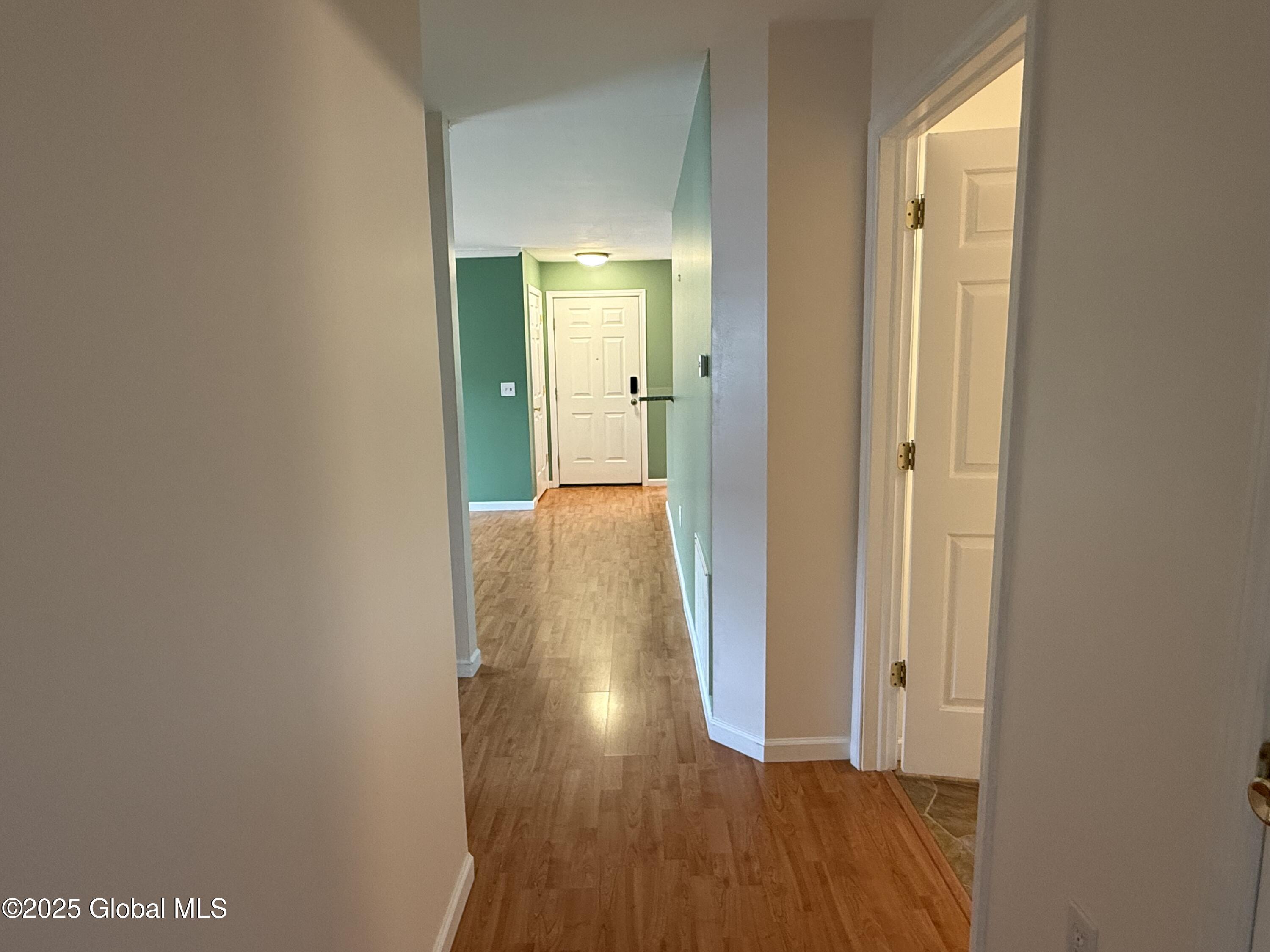 402 Cedar Run, Rensselaer, New York image 4