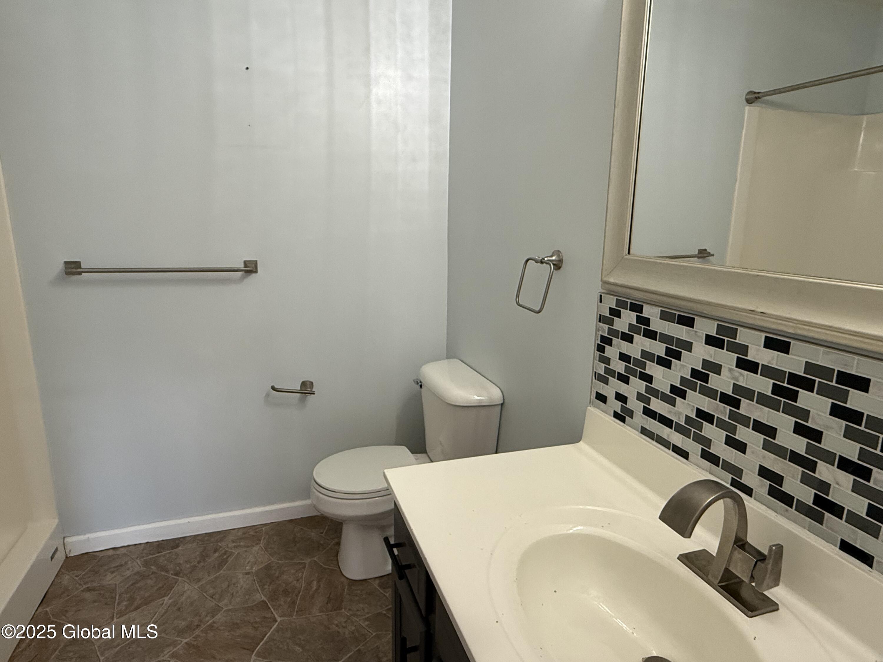 402 Cedar Run, Rensselaer, New York image 20
