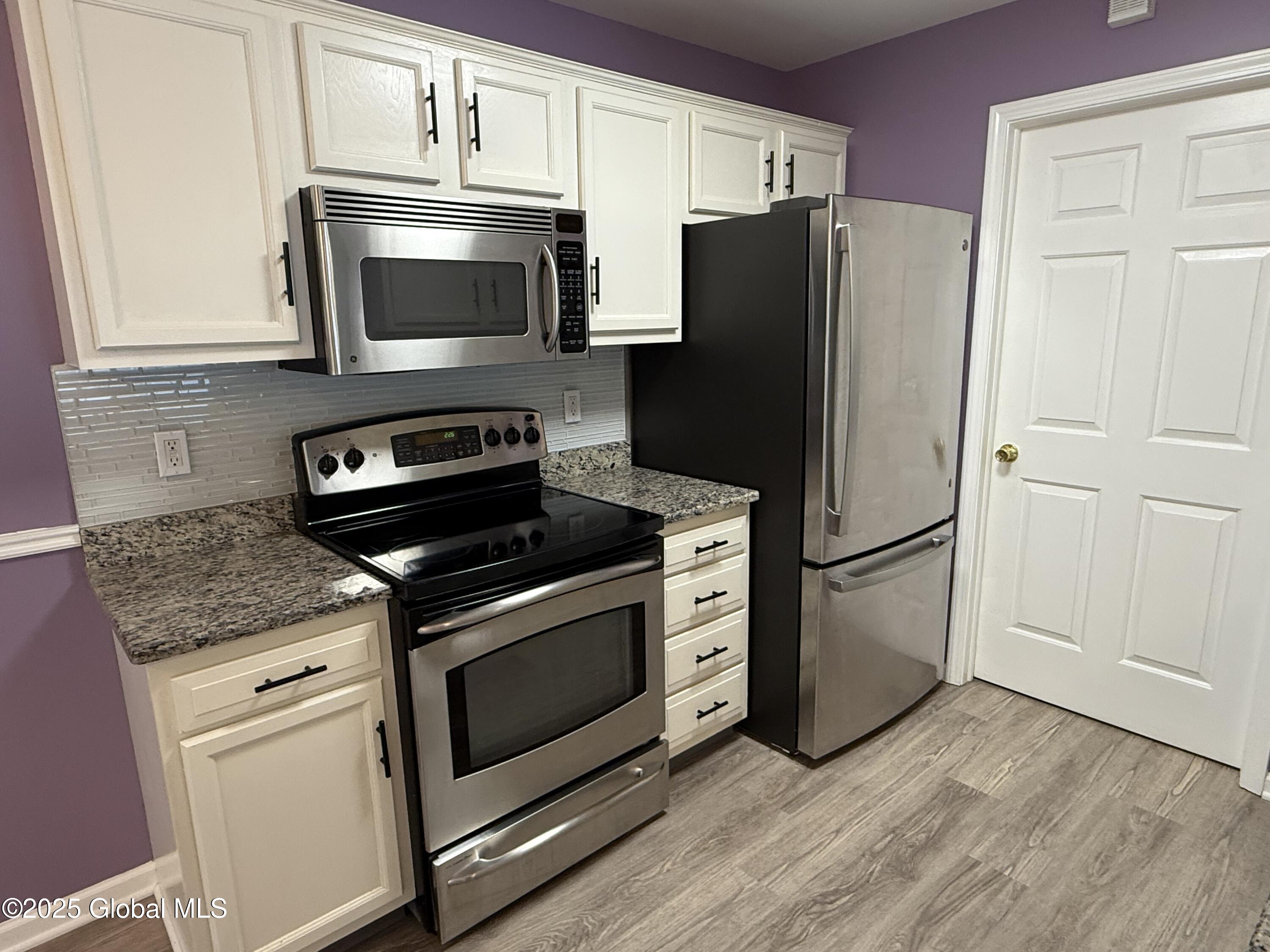 402 Cedar Run, Rensselaer, New York image 11