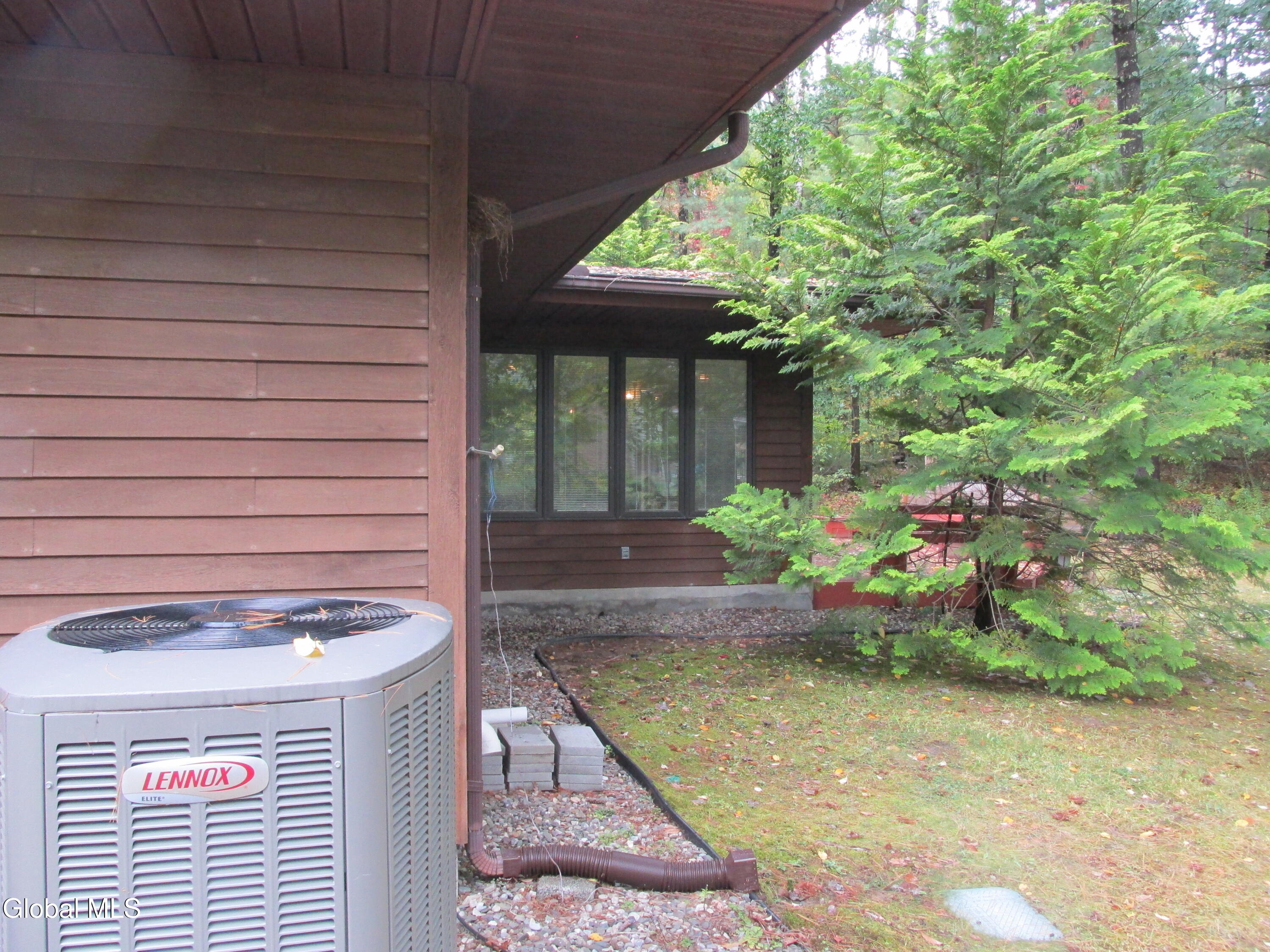 Ballston Lake, New York 12019, United States, 4 Bedrooms Bedrooms, ,3 BathroomsBathrooms,Residential,Active,218402