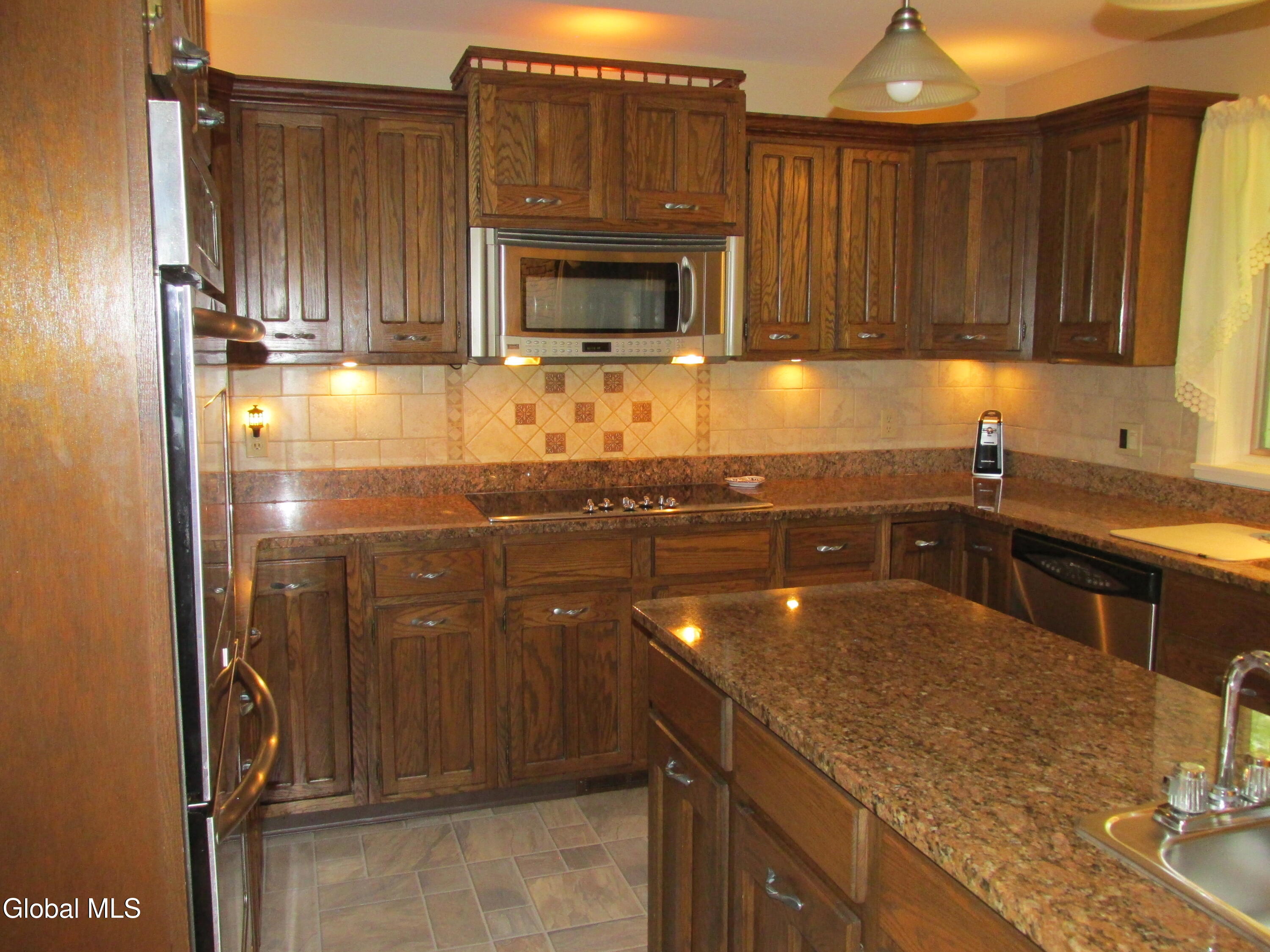 Ballston Lake, New York 12019, United States, 4 Bedrooms Bedrooms, ,3 BathroomsBathrooms,Residential,Active,218402