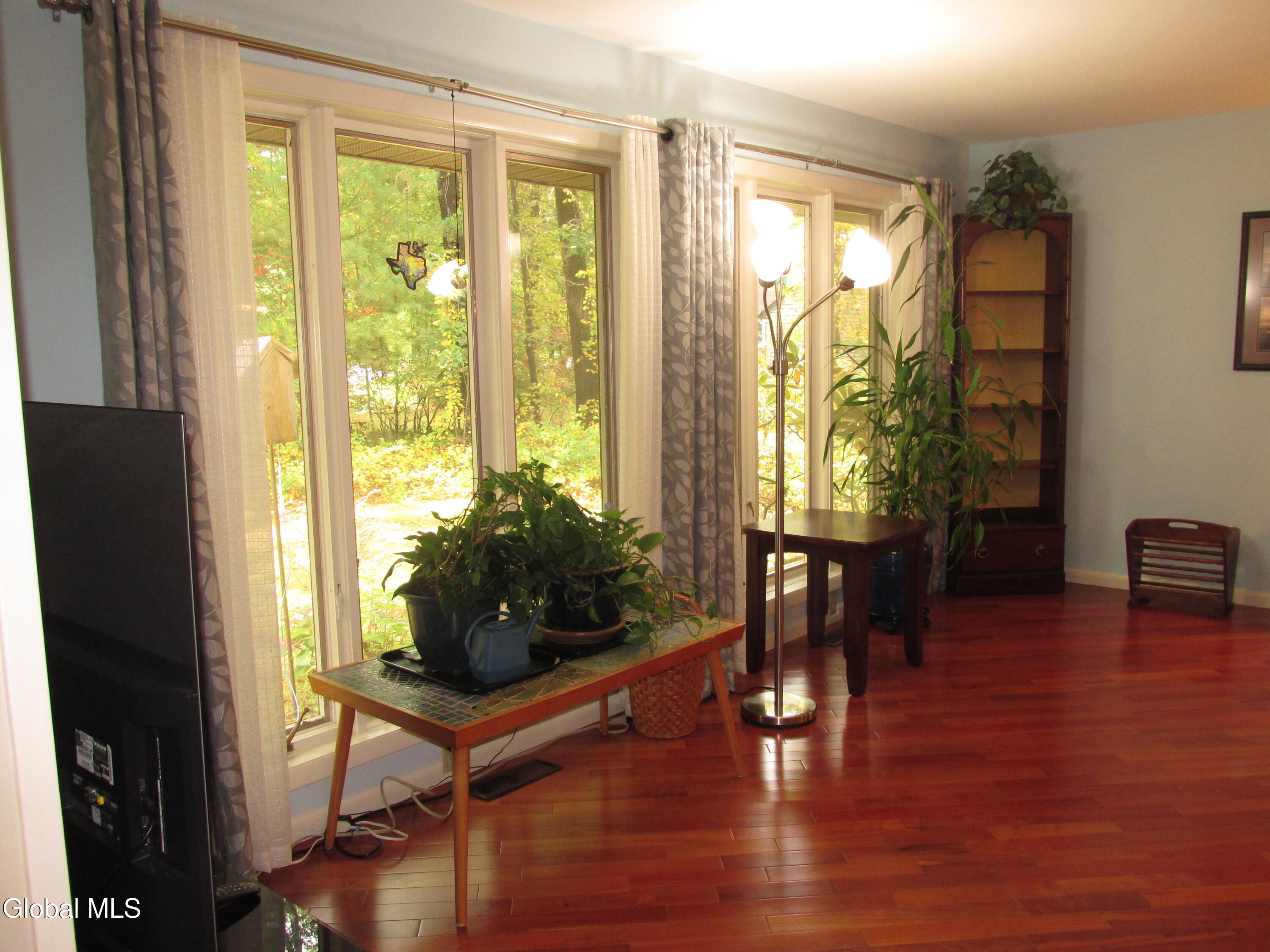 Ballston Lake, New York 12019, United States, 4 Bedrooms Bedrooms, ,3 BathroomsBathrooms,Residential,Active,218402