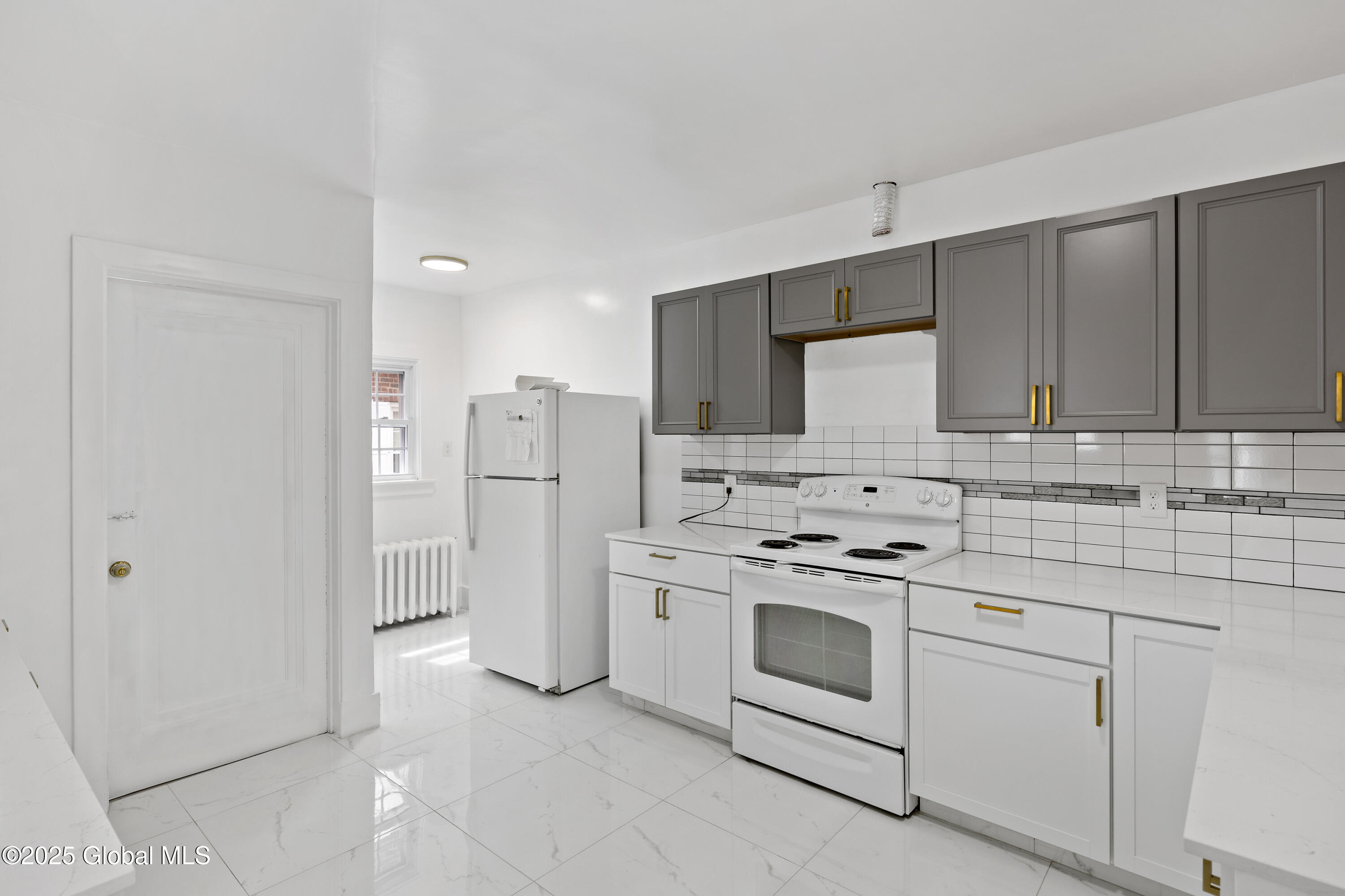 979 Washington Avenue, Albany, New York image 8