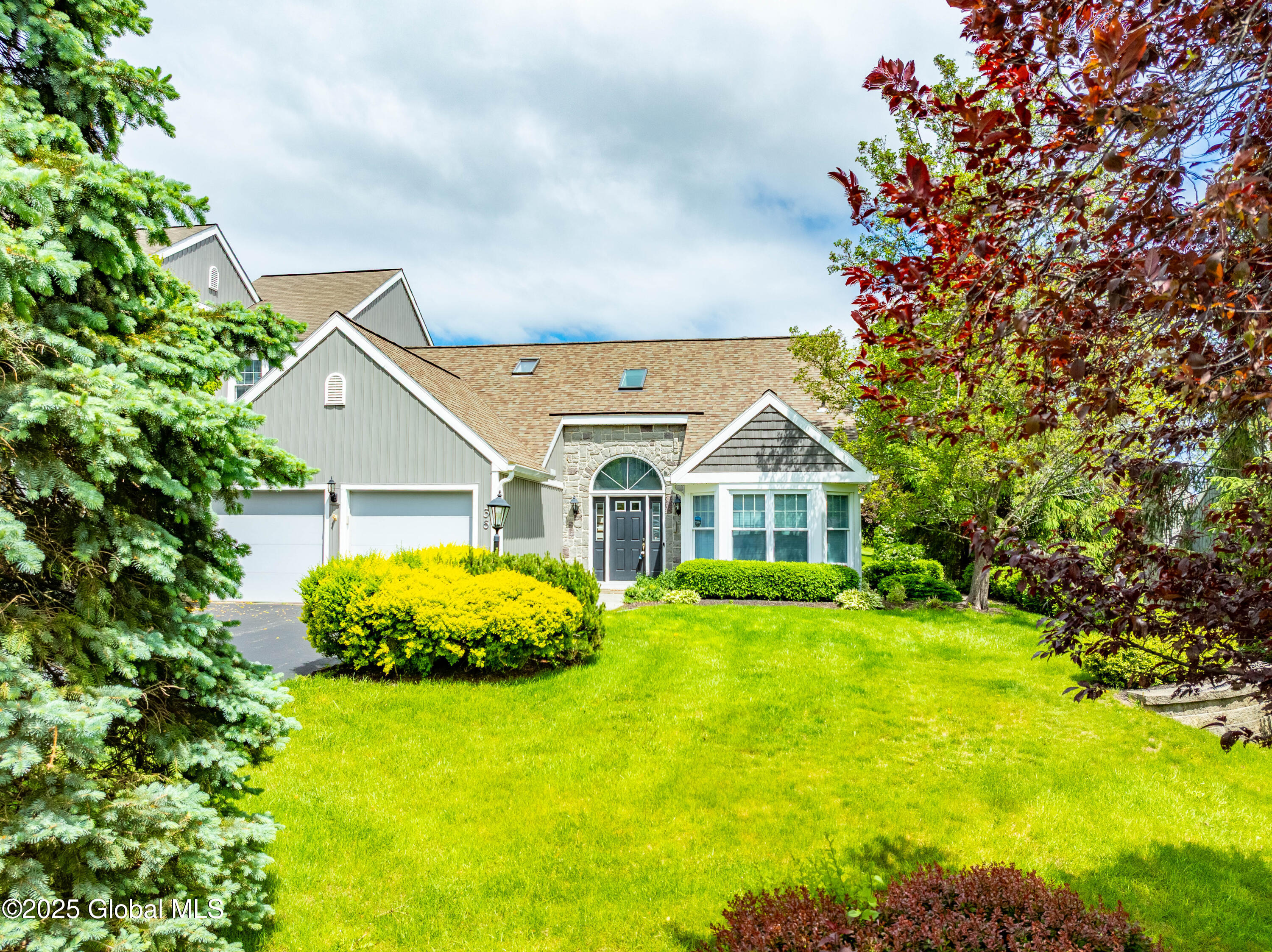 36 Greystone Drive, Voorheesville, New York image 2