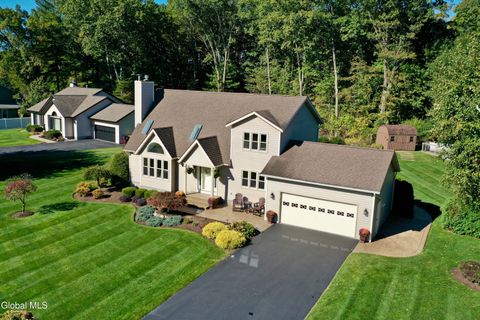 Photo of 282 Wilderness Court, Schenectady, NY 12306 (MLS # 202527766)