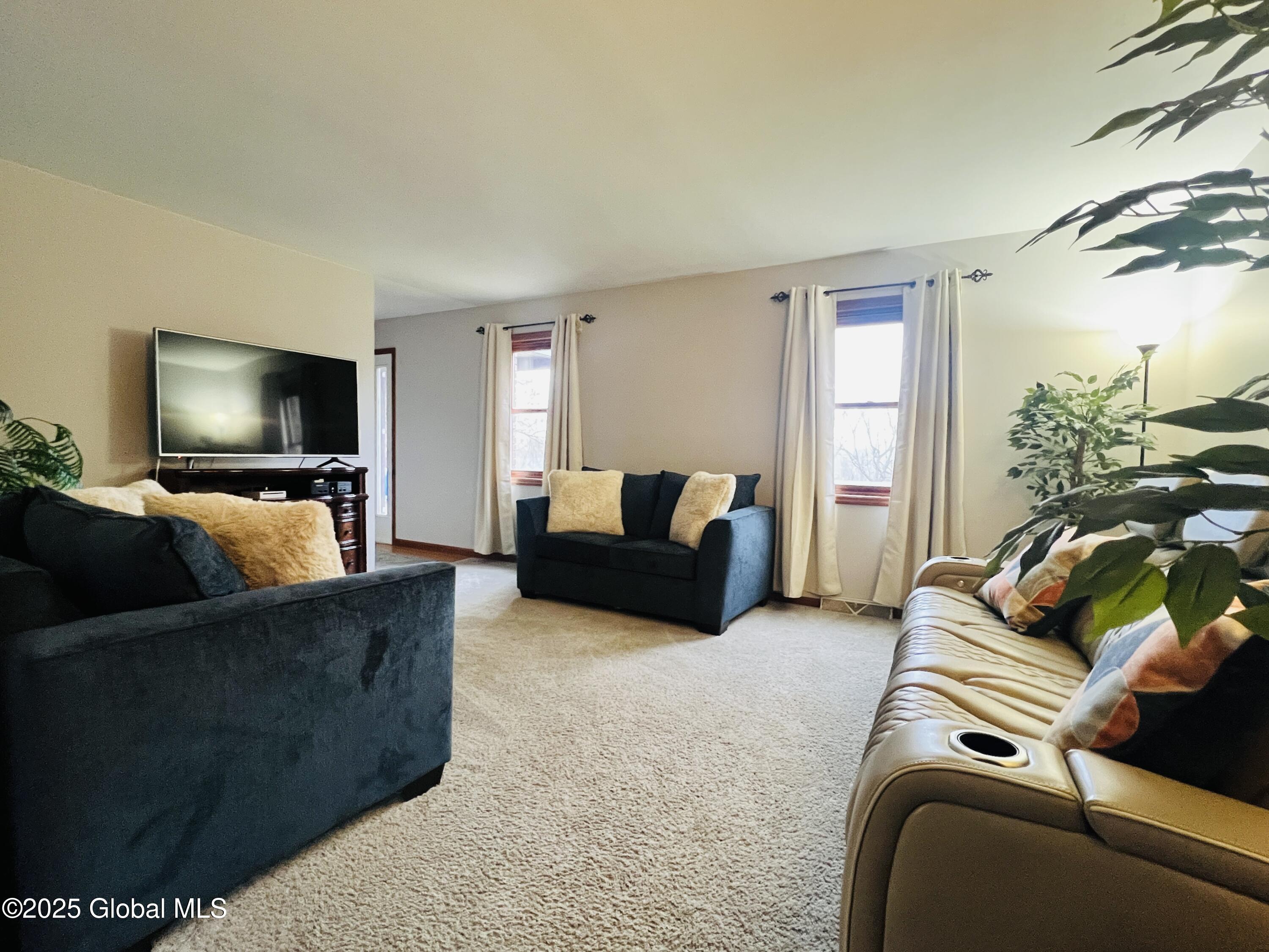 25 Mcdonald Lane, Rensselaer, New York image 5