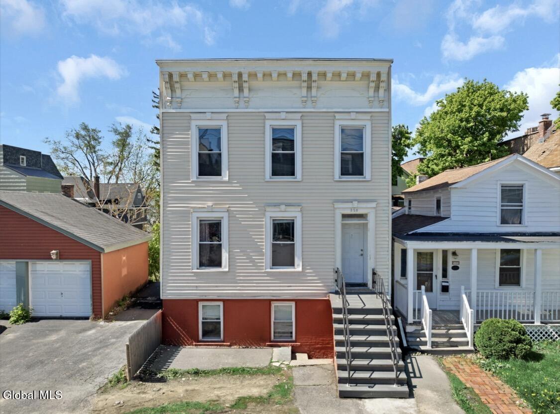 250 Yates Street