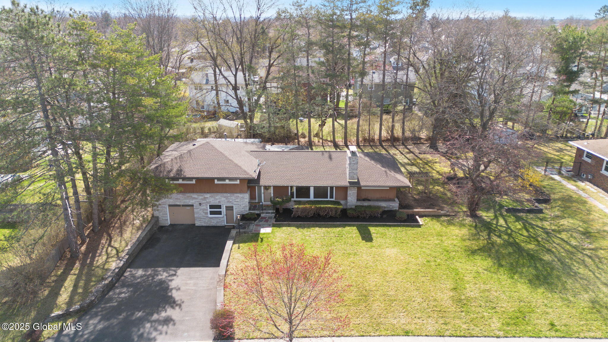 Albany, New York 12209, United States, 4 Bedrooms Bedrooms, ,4 BathroomsBathrooms,Residential,Pending,113934